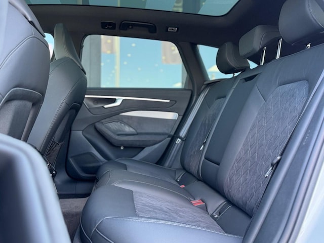 Audi A6 Avant Quattro S-Tronic