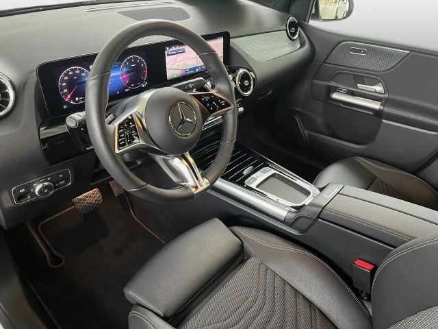 Mercedes-Benz B 200 Progressive Sedan