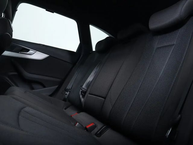 Audi A4 40 TFSI Avant Quattro Sport
