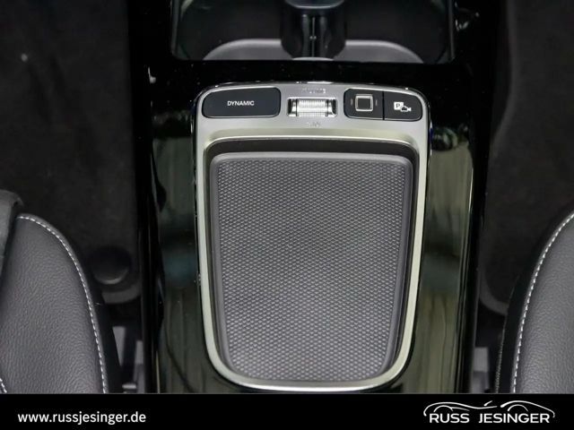 Mercedes-Benz A 220 4MATIC AMG Line