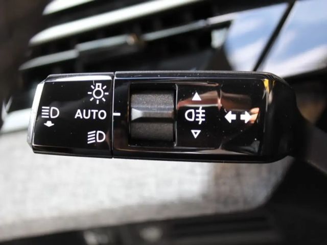 Peugeot E-5008 Allure Pack