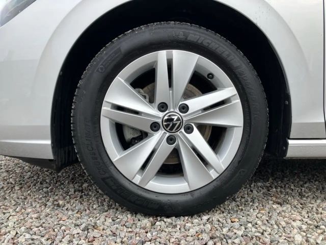 Volkswagen Golf 1.0 TSI Golf VIII Life Variant