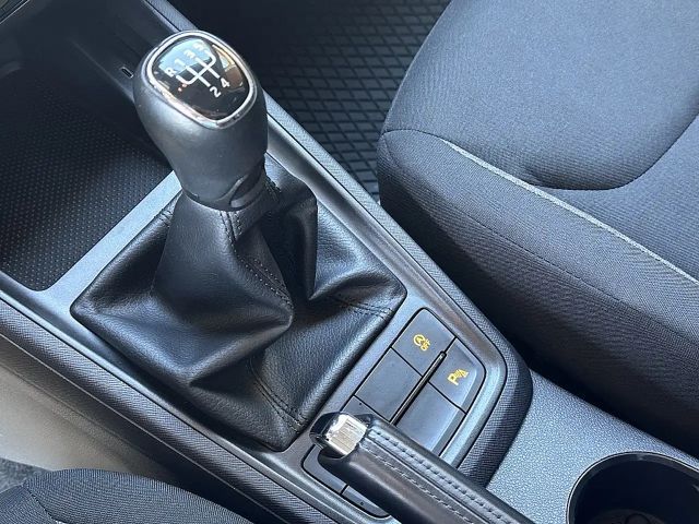 Skoda Kamiq 1,0 TSI SC *AHK schwenkbar, Sitzheizung*