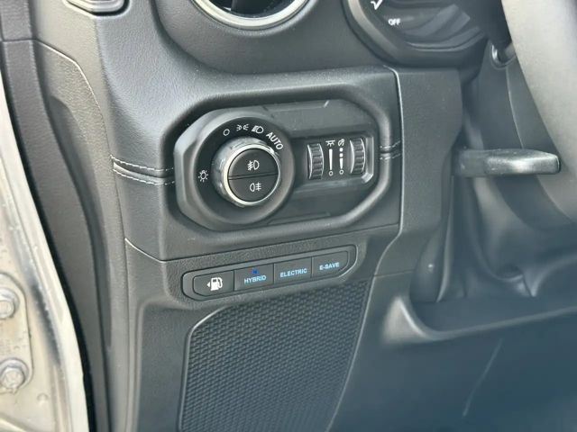 Jeep Wrangler 4xe Sahara