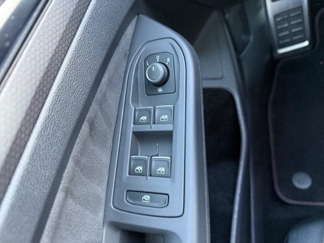 Volkswagen Golf 2.0 TSI DSG Golf VIII