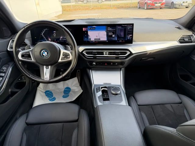 BMW 330 330e M-Sport