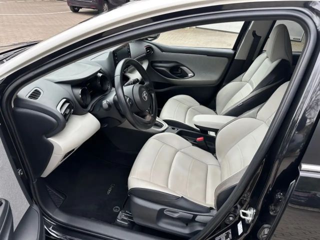 Toyota Yaris Hatchback Hybride VVT-i