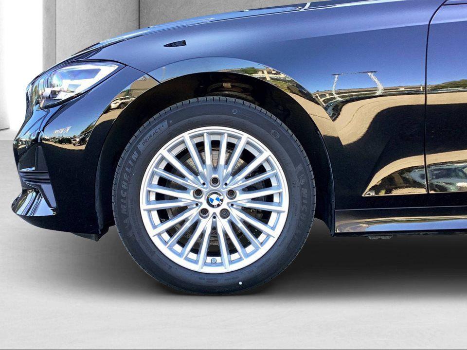 BMW 320 320i Sedan Sport Line