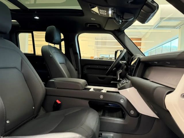 Land Rover Defender 110 D300 Dynamic SE