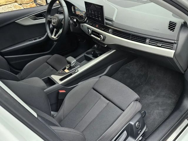 Audi A4 40 TDI Avant S-Line