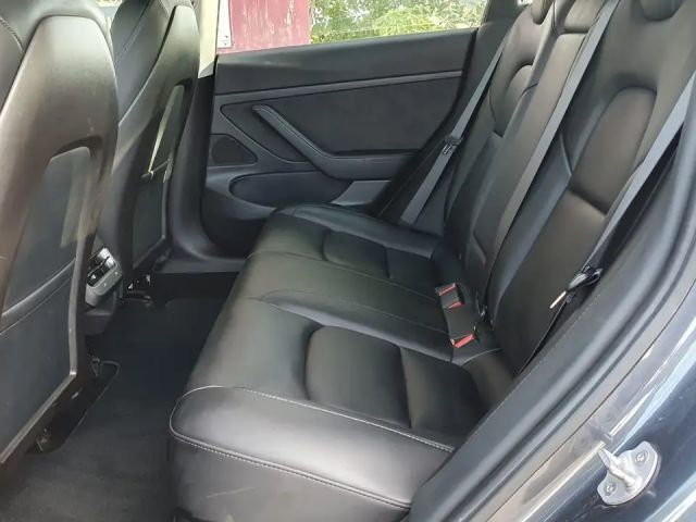 Tesla Model 3 RWD Standard Range