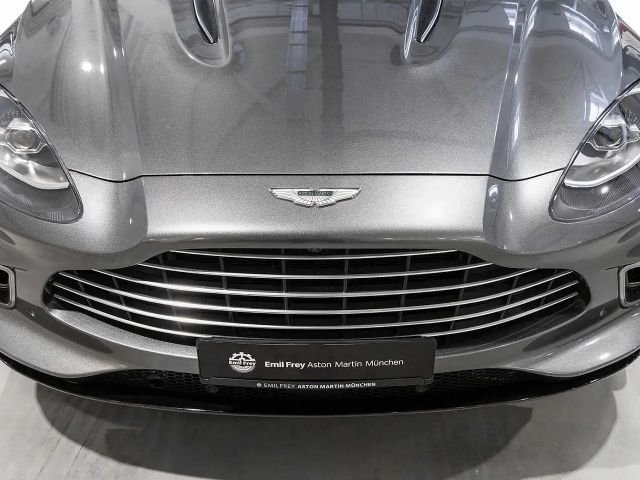 Aston Martin DBX - Magnetic Silver -