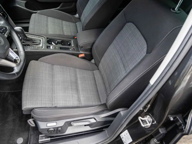 Volkswagen Passat 1.5 TSI Business DSG Variant