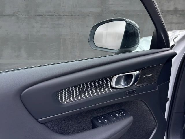 Volvo XC40 Dark Plus