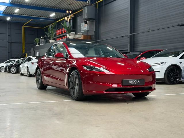 Tesla Model 3 AWD Long Range