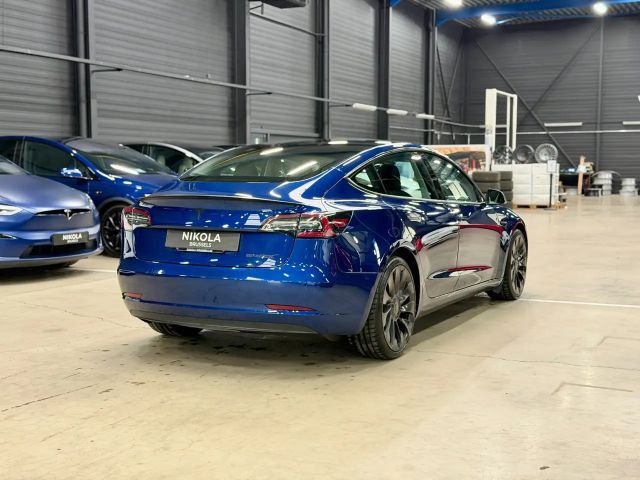 Tesla Model 3 Performance