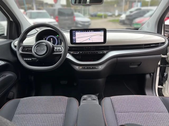 Fiat 500e 3+1 | 42kWh | Spurhalteassistent | CarPlay | Tempo