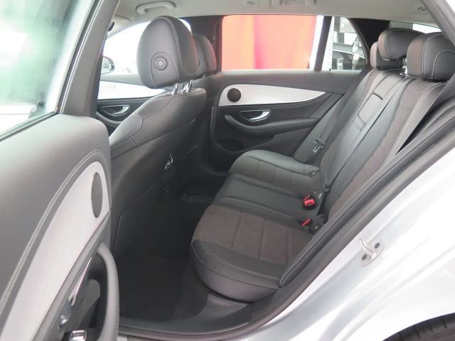 Mercedes-Benz E 220 AVANTGARDE E 220 d Estate