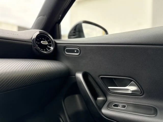 Mercedes-Benz A 180 A 180 d