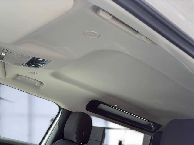 Land Rover Defender 90 Black Pack D200 SE