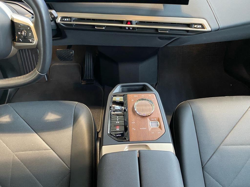 BMW iX xDrive40