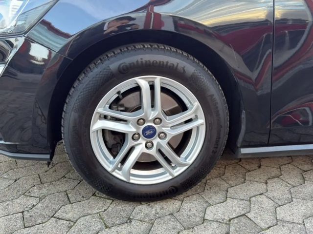 Ford Focus Cool & Connect EcoBoost Wagon