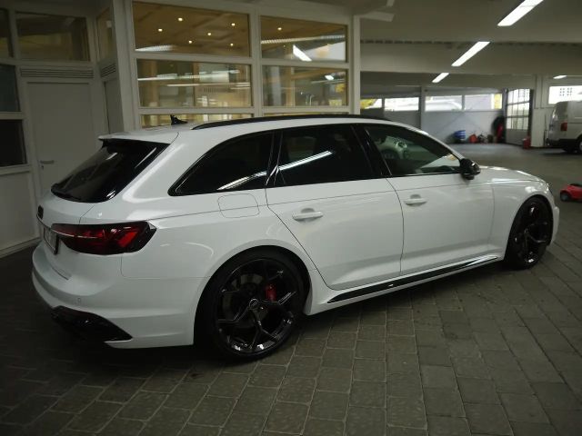 Audi RS4 Competition Quattro