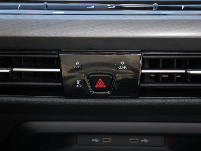 Volkswagen Golf 1.5 eTSI DSG Golf VIII Style