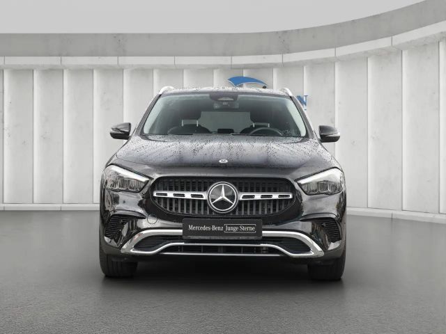 Mercedes-Benz GLA 200 Progressive