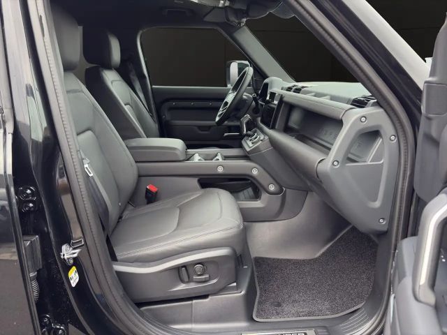 Land Rover Defender 110 D250 Dynamic SE
