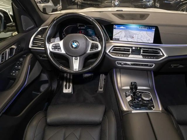 BMW X5 M50i