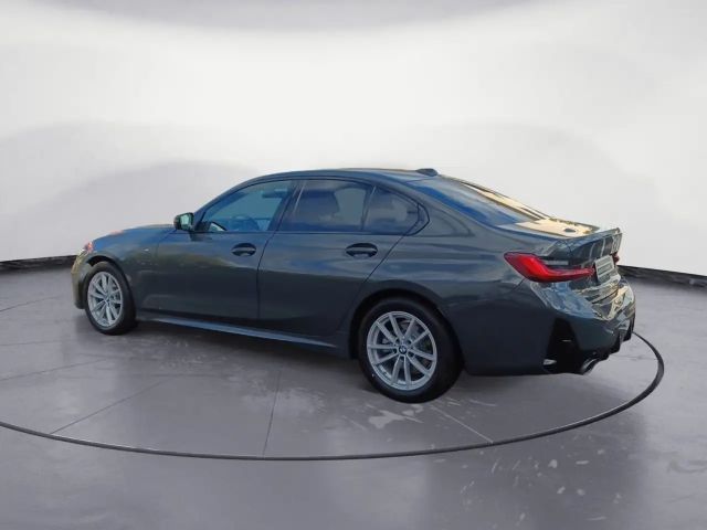 BMW 320 320i M-Sport Sedan