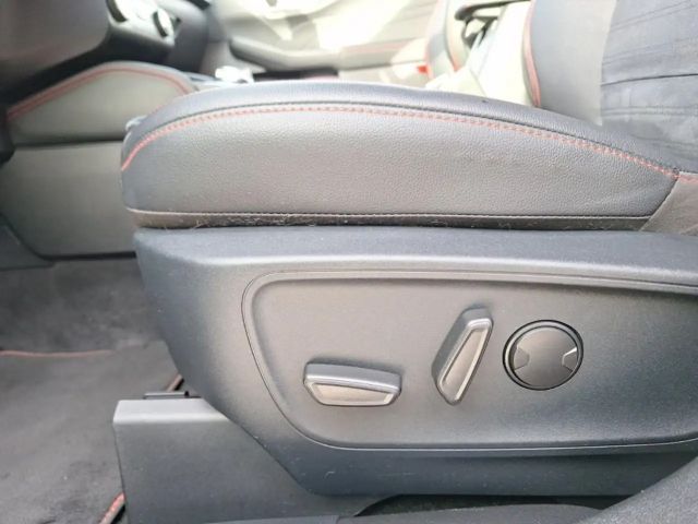 Ford Kuga Plug in Hybrid ST Line X