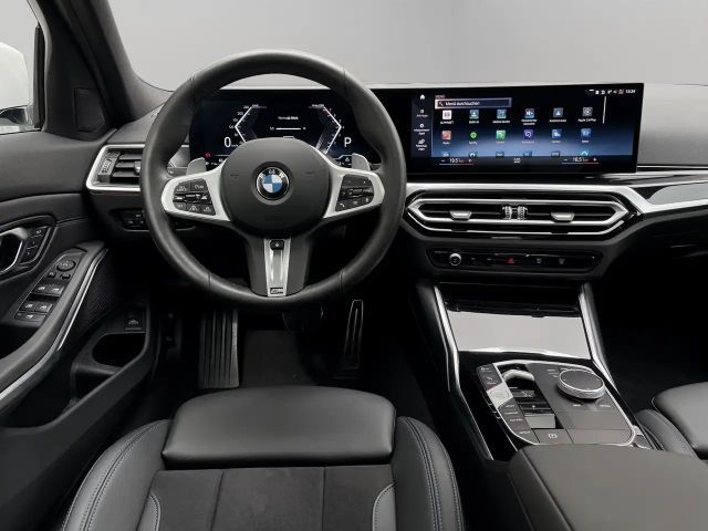 BMW 330 330i M-Sport Sedan xDrive