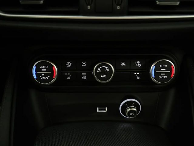 Alfa Romeo Stelvio AT8 Q4 Veloce