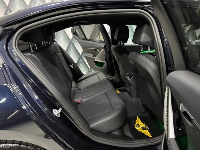 BMW 520 520d M-Sport Sedan xDrive