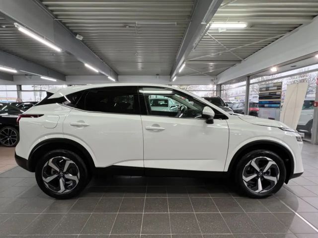Nissan Qashqai 1.3 Connecta Ambiente+360°+uvm.