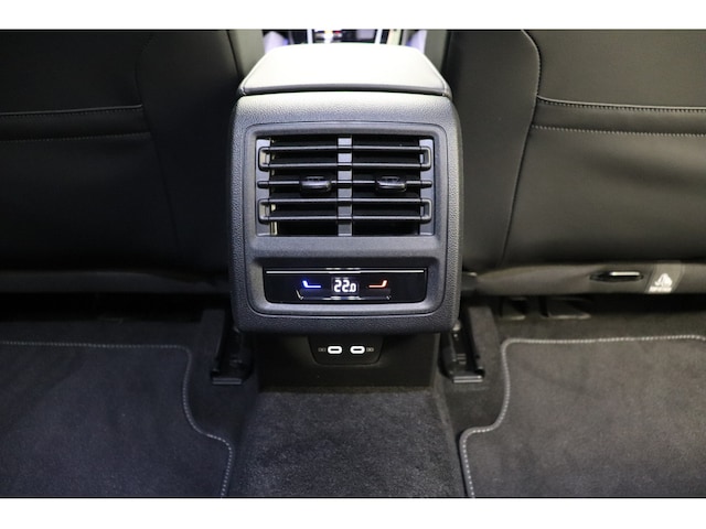 Volkswagen Golf 1.5 eTSI R-Line Variant