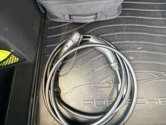 Porsche Taycan 4 Cross Turismo