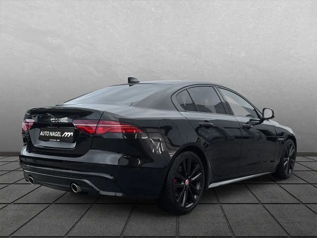 Jaguar XE P250 R-Dynamic