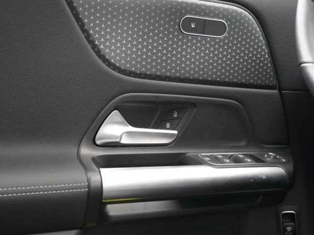 Mercedes-Benz EQA 300 4MATIC Progressive