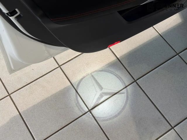 Mercedes-Benz A 220 4MATIC AMG Line