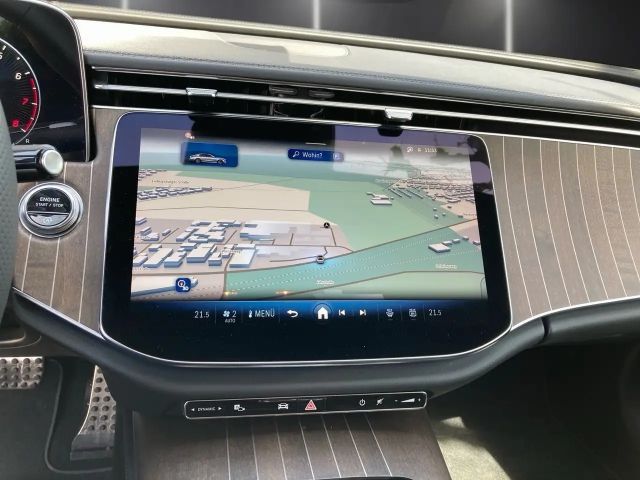 Mercedes-Benz E 200 AMG Line Sedan