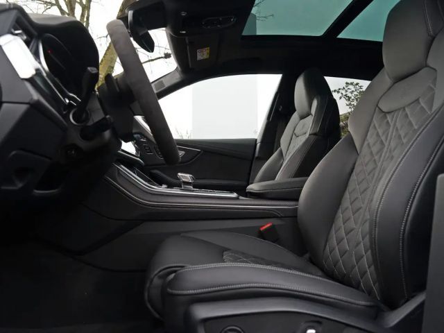 Audi Q8 S-Line