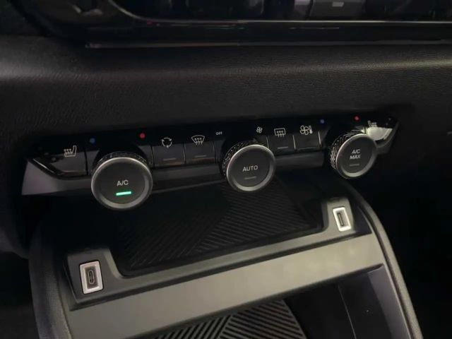 Citroën C4 X PT 130 S&S EAT8 ShineCarPlay Navi Kamera LED