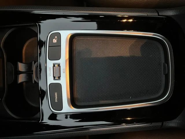 Mercedes-Benz GLA 180 *LED Navi Sitzh. Rückfahrkamera DAB*