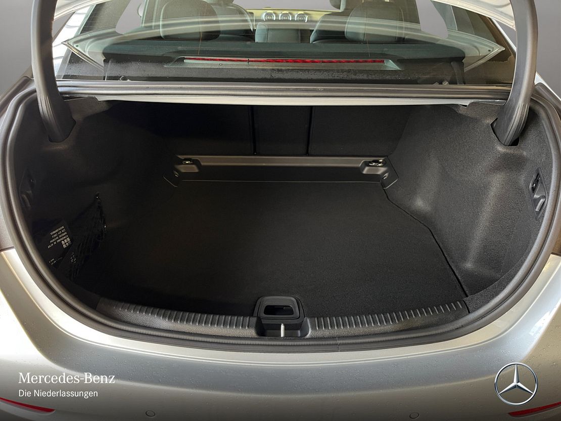 Mercedes-Benz C 180 AVANTGARDE Sedan