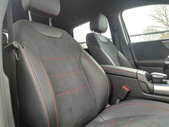 Mercedes-Benz B 200 AMG Line B 200 d Sedan