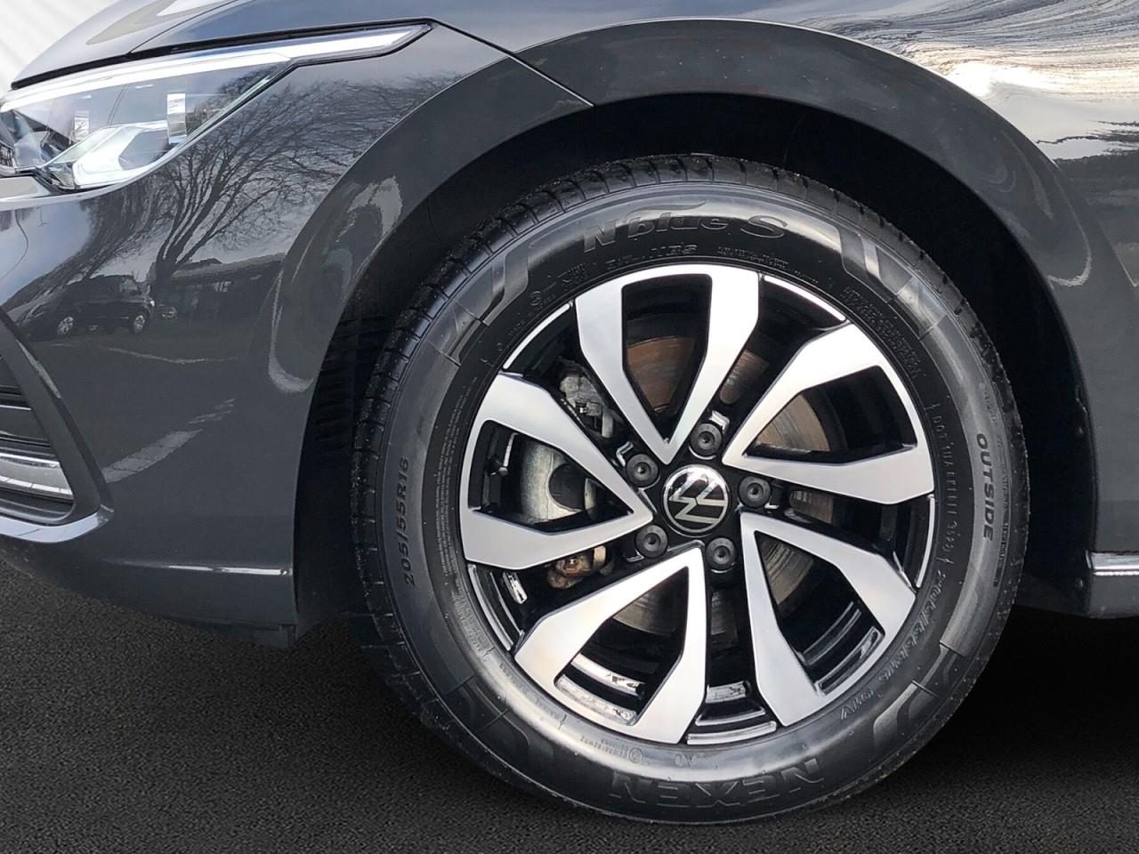 Volkswagen Golf 1.5 eTSI Life Variant