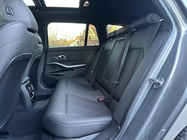 BMW 330 330i M-Sport Touring xDrive